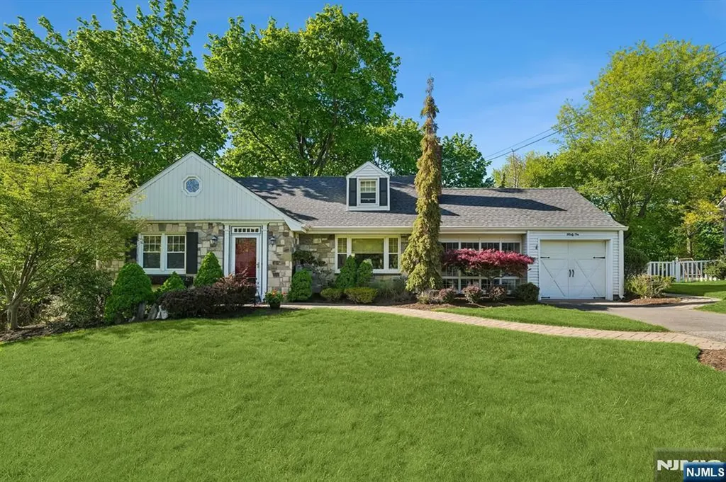 31 Jacobus Avenue Little Falls NJ 07424