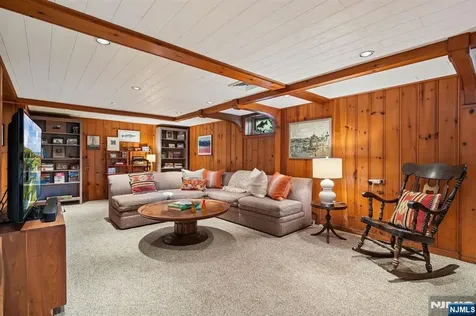 31 Jacobus Avenue Little Falls NJ 07424