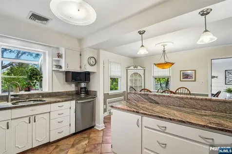 31 Jacobus Avenue Little Falls NJ 07424