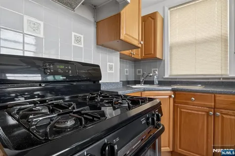 176 Boyd Avenue Jersey City NJ 07304