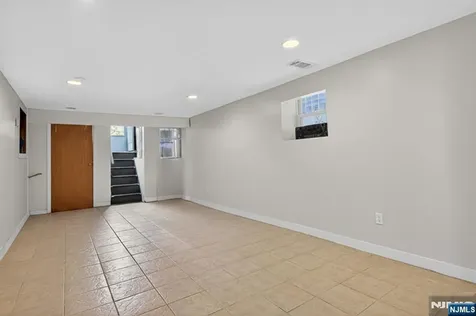 176 Boyd Avenue Jersey City NJ 07304