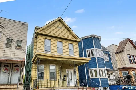 176 Boyd Avenue Jersey City NJ 07304