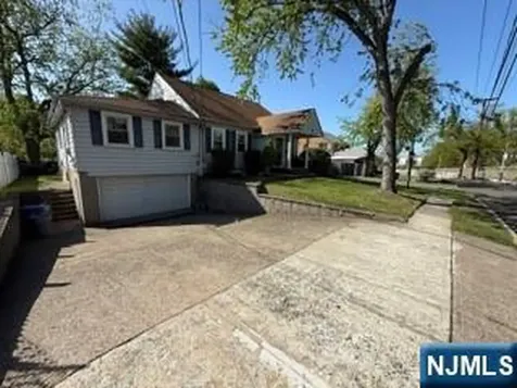 95 Westview Avenue Paramus NJ 07652