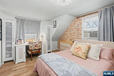 294 Hayes Drive Saddle Brook NJ 07663