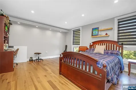 117 Kensington Drive Fort Lee NJ 07024