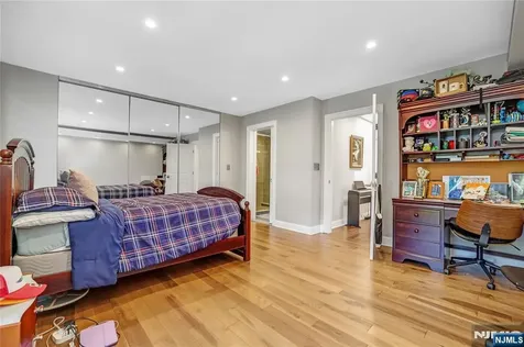 117 Kensington Drive Fort Lee NJ 07024