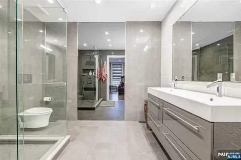 117 Kensington Drive Fort Lee NJ 07024