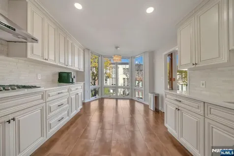 55 Victoria Place Fort Lee NJ 07024