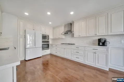 55 Victoria Place Fort Lee NJ 07024
