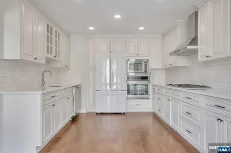 55 Victoria Place Fort Lee NJ 07024