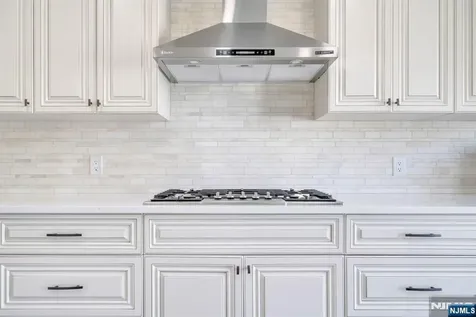 55 Victoria Place Fort Lee NJ 07024