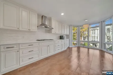 55 Victoria Place Fort Lee NJ 07024
