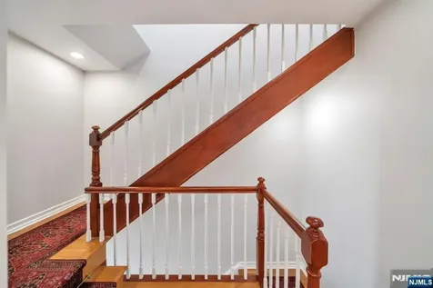 55 Victoria Place Fort Lee NJ 07024