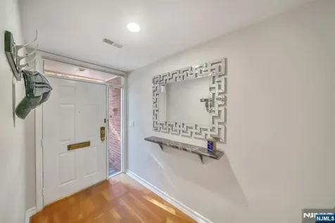 55 Victoria Place Fort Lee NJ 07024