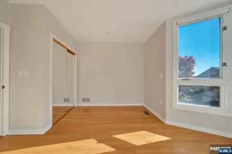 55 Victoria Place Fort Lee NJ 07024