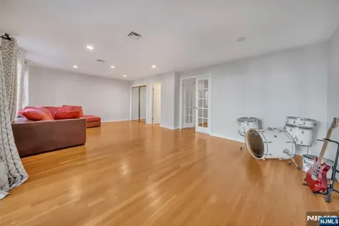 55 Victoria Place Fort Lee NJ 07024