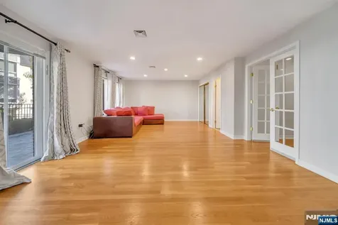 55 Victoria Place Fort Lee NJ 07024