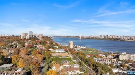 55 Victoria Place Fort Lee NJ 07024