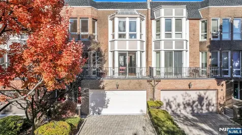 55 Victoria Place Fort Lee NJ 07024