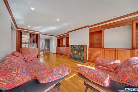 55 Victoria Place Fort Lee NJ 07024