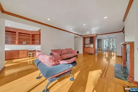 55 Victoria Place Fort Lee NJ 07024