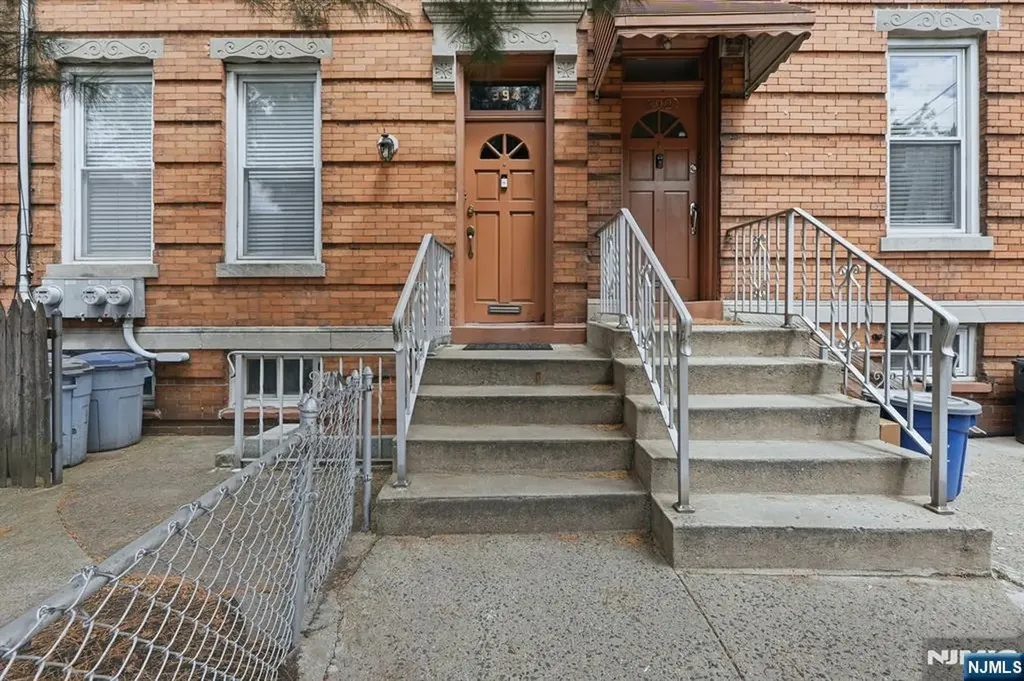 394 Woodlawn Avenue Jersey City NJ 07305
