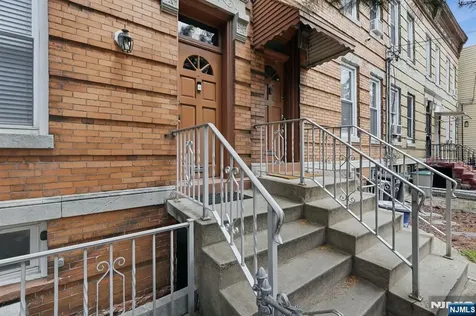 394 Woodlawn Avenue Jersey City NJ 07305