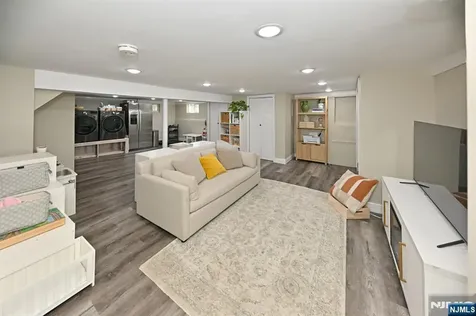 401 Chestnut Street Nutley NJ 07110