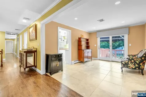 24 Vanderbeck Lane Mahwah NJ 07430