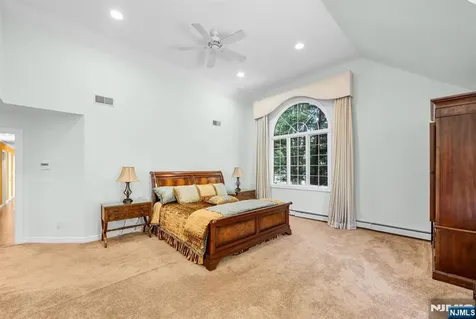24 Vanderbeck Lane Mahwah NJ 07430