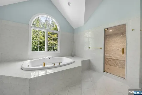 24 Vanderbeck Lane Mahwah NJ 07430