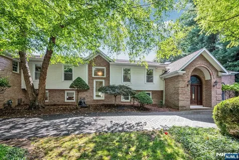 24 Vanderbeck Lane Mahwah NJ 07430
