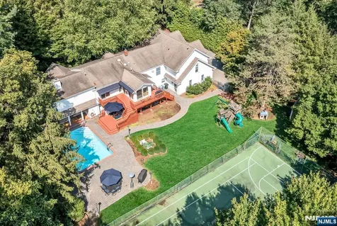 24 Vanderbeck Lane Mahwah NJ 07430