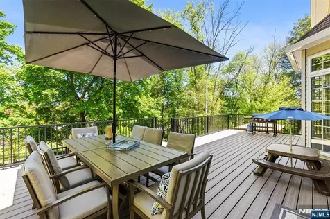 2 Manor Drive Sparta NJ 07871