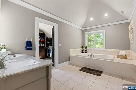 2 Manor Drive Sparta NJ 07871