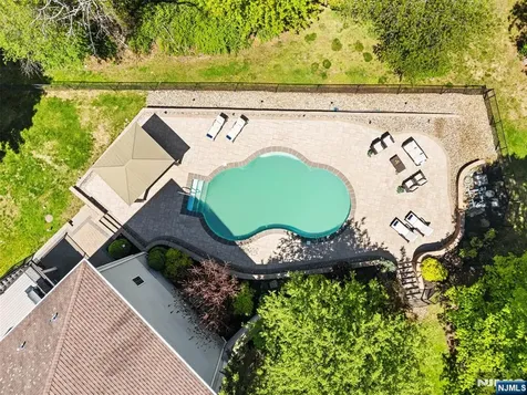 2 Manor Drive Sparta NJ 07871