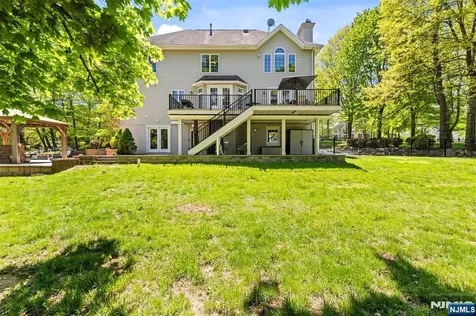 2 Manor Drive Sparta NJ 07871