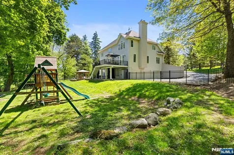 2 Manor Drive Sparta NJ 07871