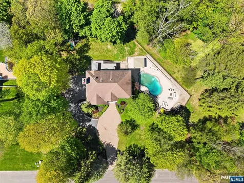 2 Manor Drive Sparta NJ 07871