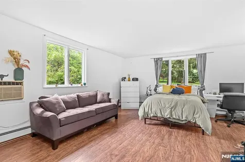 8 Halsey Lane Closter NJ 07624