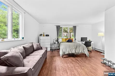 8 Halsey Lane Closter NJ 07624