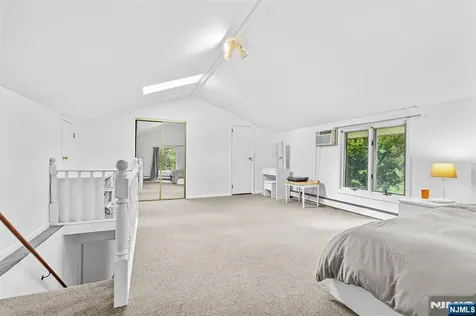 8 Halsey Lane Closter NJ 07624