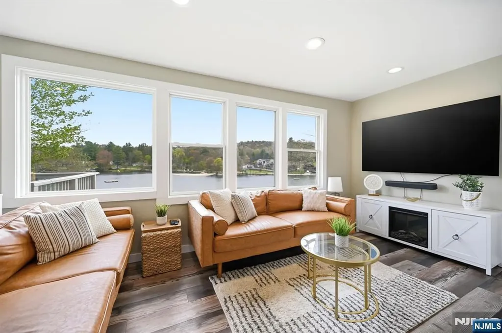 51 Goldfinch Lane West Milford NJ 07421