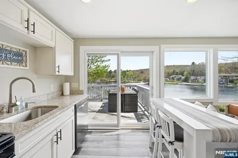 51 Goldfinch Lane West Milford NJ 07421