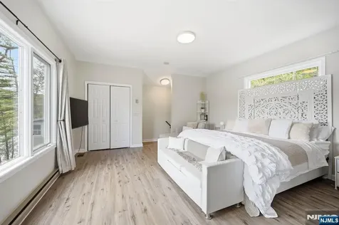 51 Goldfinch Lane West Milford NJ 07421