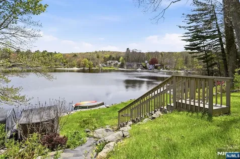 51 Goldfinch Lane West Milford NJ 07421