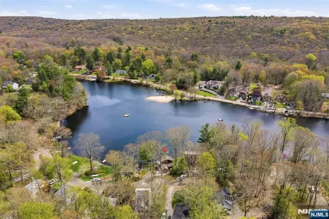 51 Goldfinch Lane West Milford NJ 07421