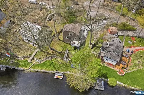 51 Goldfinch Lane West Milford NJ 07421