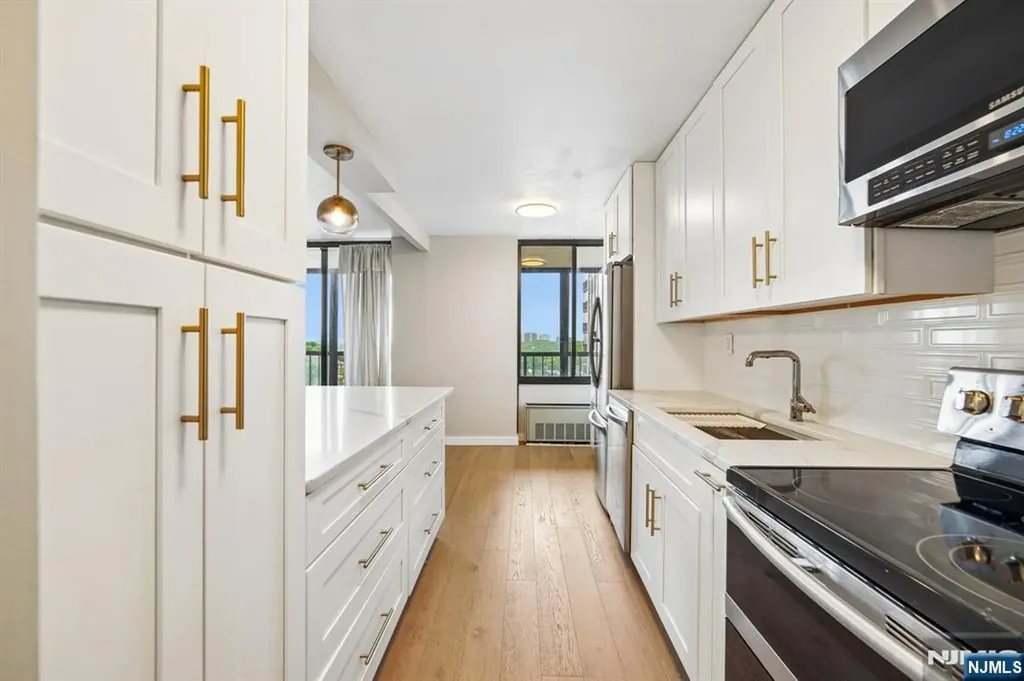 300 Winston Drive Cliffside Park NJ 07010