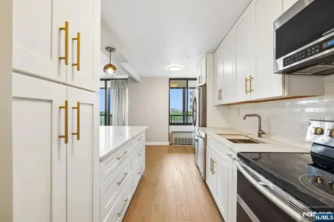 300 Winston Drive Cliffside Park NJ 07010